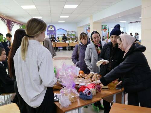 В Актаныше собрали средства для участников СВО на благотворительной ярмарке
