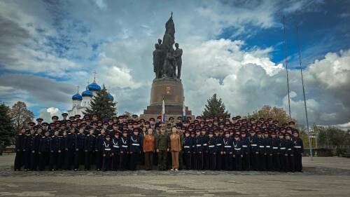 Ольга Павлова приняла участие в церемонии принятия торжественной клятвы курсантами ЛНР