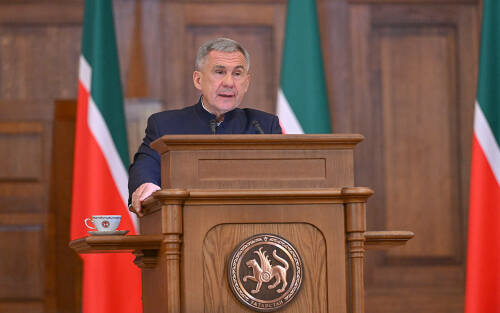 Первые заявления Минниханова Госсовету РТ: память о героях и премия «Добрый Татарстан»