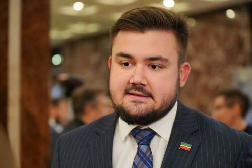 Дамир Нургалиев особо отметил тему поддержки волонтеров, поднятую Миннихановым в послании