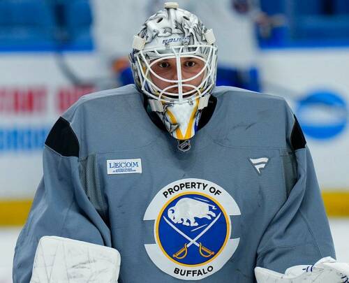 Голкипер Александр Георгиев может вернуться в Россию из НХЛ