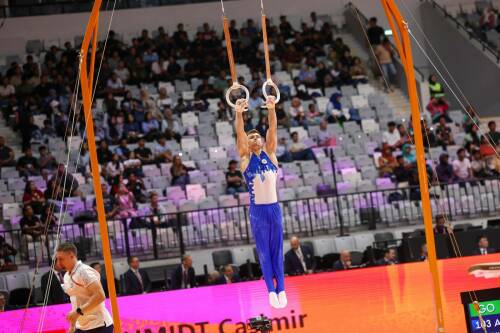 Олимпийский чемпион Хашимото о российском гимнасте Маринове