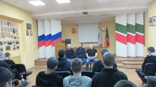 В Казани выдающиеся спортсмены пообщались с несовершеннолетними правонарушителями