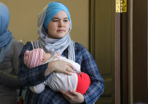 Отпуск по уходу за ребенком в России предложили увеличить до пяти лет