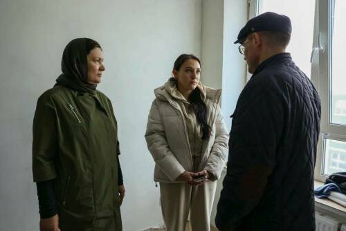 Тыгин и Хабутдинова проверили новый жилой дом в Альметьевске, вызвавший нарекания жильцов