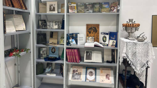 Национальная библиотека РТ представила экспозиции о жизни и творчестве Есенина