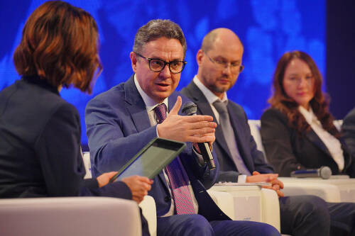 Курс доллара, «ключ» и инвестиции: о чем говорили на форуме ВТБ «РОССИЯ ЗОВЕТ!» в Казани