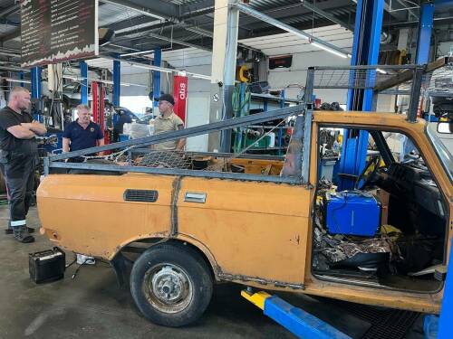 Автомобиль для фронта: челнинцы готовят «Москвич» к условиям СВО