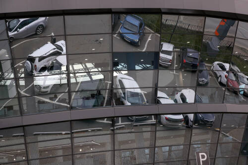 Продажи новых легковых машин в РФ снизятся на 20% в 2025 году – автоэксперт Целиков