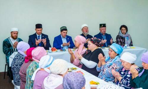 «Всегда рядом»: в мечети Нижнекамска возобновились встречи с семьями бойцов СВО