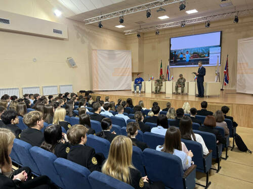 Молодогвардейцы Татарстана провели урок мужества с ветеранами СВО в Казани