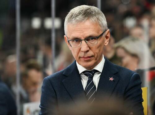 «Надо задавать вопросы Ларионову». Владимир Плющев раскритиковал наставника СКА