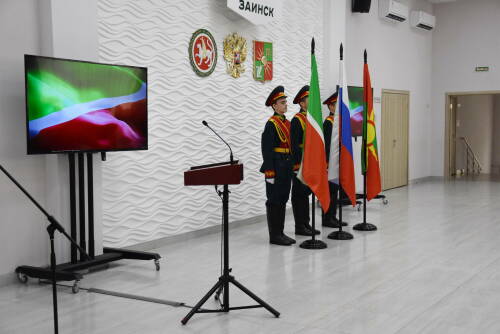 «Наши матери – настоящие герои»: в Заинске вручили награды семьям бойцов СВО