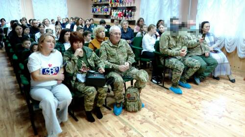 «Как глоток свежего воздуха»: бойцы СВО встретились с ребятами из Лениногорского детдома