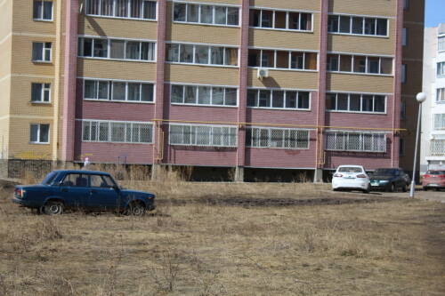 За парковку машины на газоне водителя ждет штраф до 5 тыс. рублей – автоюрист