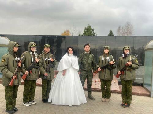 «Горжусь, люблю»: боец СВО из ЯНАО расписался с избранницей в Челнах