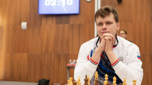 Владислав Артемьев из Казани прошел в следующий раунд Кубка мира по шахматам