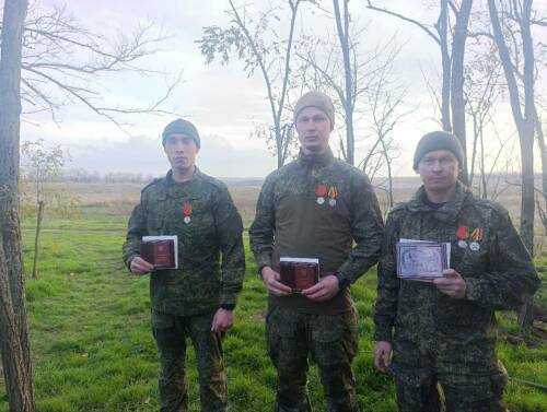 «Яркий пример мужества, отваги»: трое нурлатских бойцов СВО награждены медалью Жукова