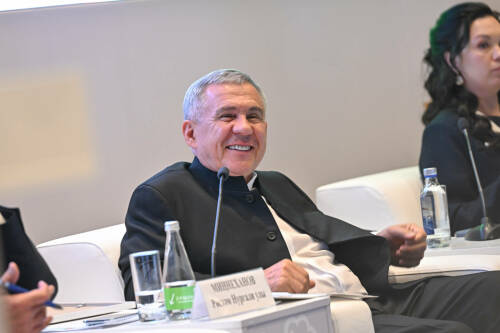 Минниханов участникам форума «Деловые партнеры Татарстана»: «Будем держаться вместе!»