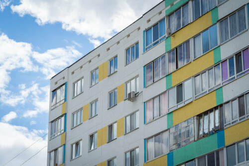 Адвокат рассказала, как установить кондиционер на фасаде дома без нарушений