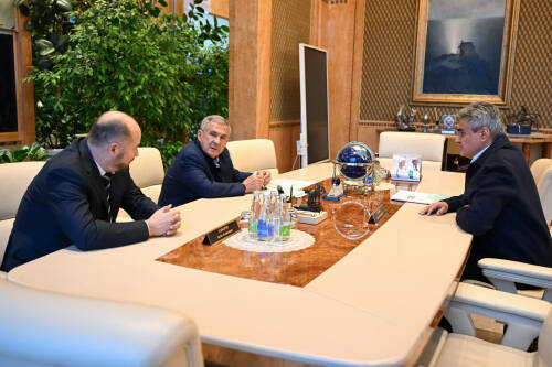 Минниханов обсудил вопросы взаимодействия с лидером партии «Новые люди» Нечаевым