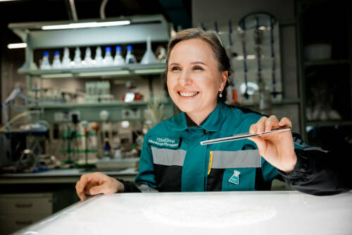 «Дети научили меня гибкости»: как многодетная мама совмещает работу и заботу о семье