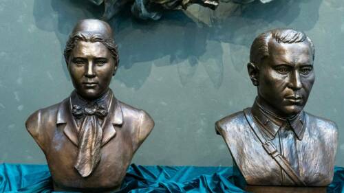Бюсты Тукая и Джалиля передали в Омскую и Оренбургскую области