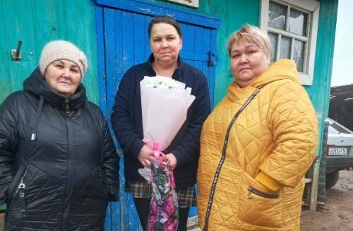 «Спасибо за сыновей»: актанышские волонтеры навестили матерей участников СВО