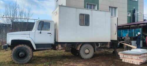 «Она очень нужна нашим ребятам»: в Кукморе готовят 13-ю автобаню для СВО