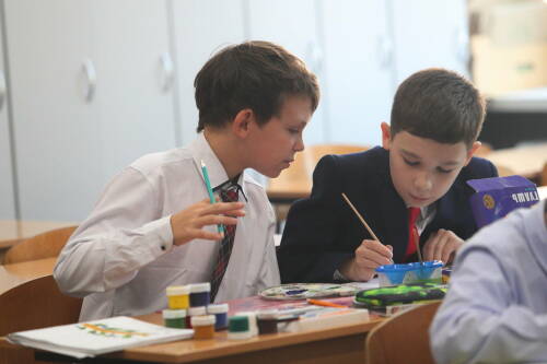 Академик Онищенко призвал не сокращать летние каникулы для учеников младших классов