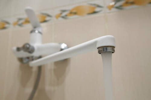 Адвокат напомнила, что за недостаточно горячую воду положен перерасчет