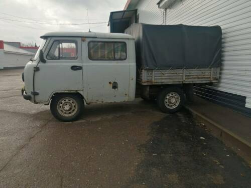 Прихожане церкви Святителя Макария в Заинске передали УАЗ для нужд фронта