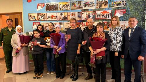 Семьям героев СВО из Лаишева вручили ордена Мужества