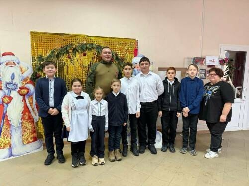 Менделеевские школьники встретились с ветераном СВО Айдаром Нуриевым