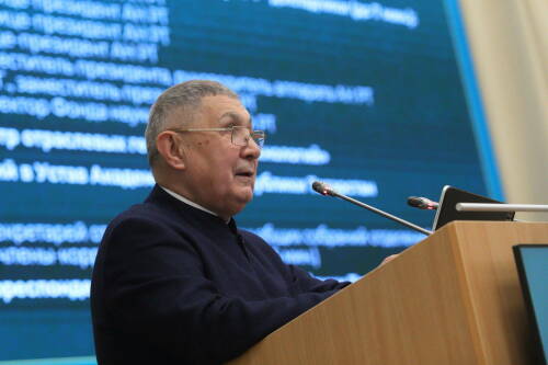 Рифкат Минниханов предложил учредить медаль в честь 140-летия Габдуллы Тукая