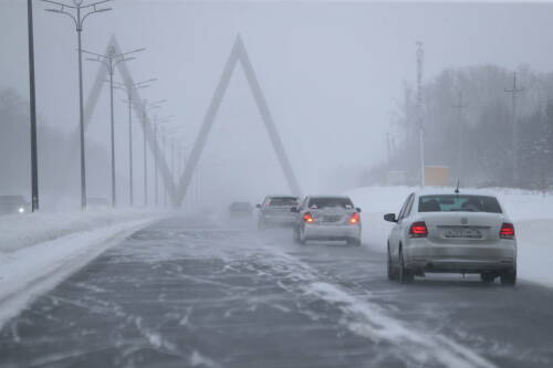 Водителей в Татарстане предупредили о сильном снеге и гололедице
