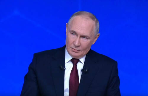 Путин: «Наши войска наступают по всей линии боевого соприкосновения»