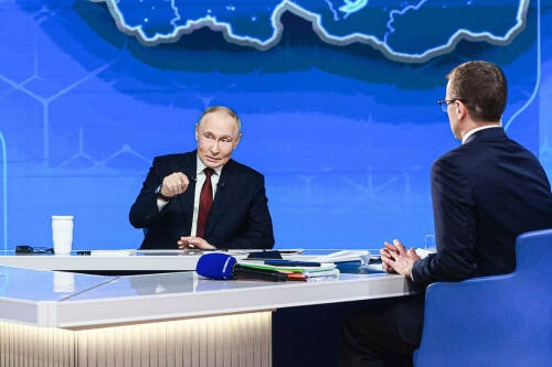 Путин о единстве народов: «Какая разница людям под пулями, какого они вероисповедания»