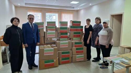 Медработники Актанышского района собрали гуманитарную помощь для участников СВО