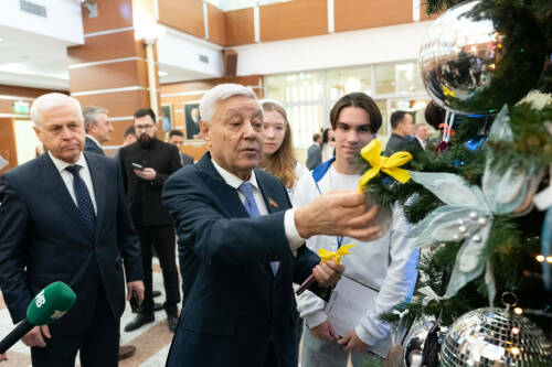 Фарид Мухаметшин присоединился к благотворительной акции «Ёлка желаний»