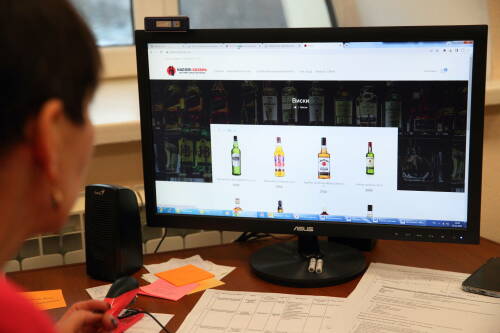 «Продали в интернете, а разливали в гараже»: где нельзя покупать алкоголь на Новый год