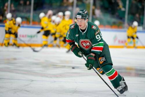 Нападающий &laquo;Ак Барса&raquo; Артем Галимов рассказал, как будет праздновать Новый год по окончании матча с &laquo;Северсталью&raquo; (4:3, по булл