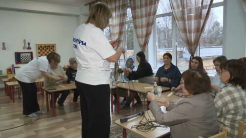 Паракорд для бойцов: в детсаду Нижнекамска осваивают плетение браслетов выживания