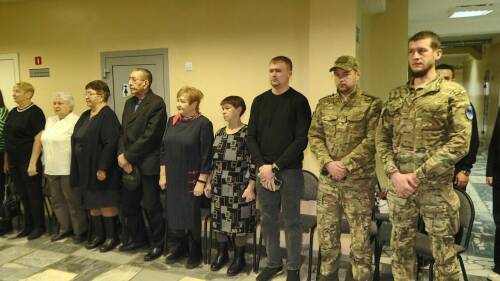 «Мы будем помнить»: на мемориальной доске школы №10 Нижнекамска увековечили память бойцов