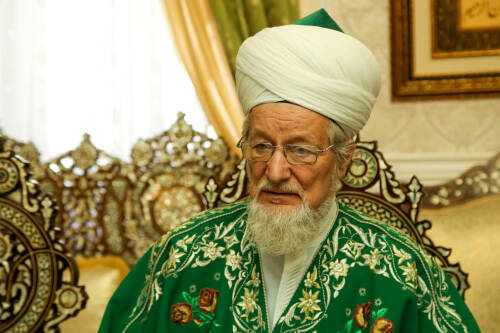 Талгат Таджуддин высказался против намаза в публичных местах