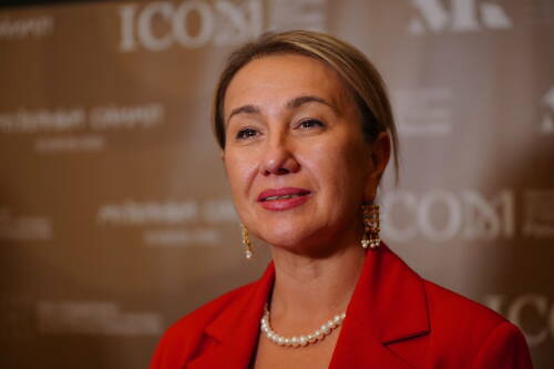 Аюпова объяснила сложности с приобретением билетов на спектакли