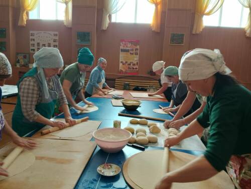 «Единство и забота»: актанышцы приготовили гостинцы для земляков на СВО