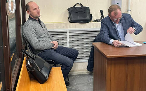 «Один глаз не видит, постоянно болит голова»: полицейского судят за наезд на пешехода