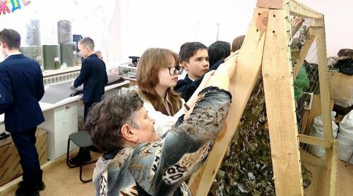 «Помощь с сердцем»: школьники Альметьевска вносят вклад в поддержку бойцов СВО