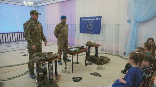 «Хочу стать Героем России»: участники СВО навестили малышей нижнекамского детсада